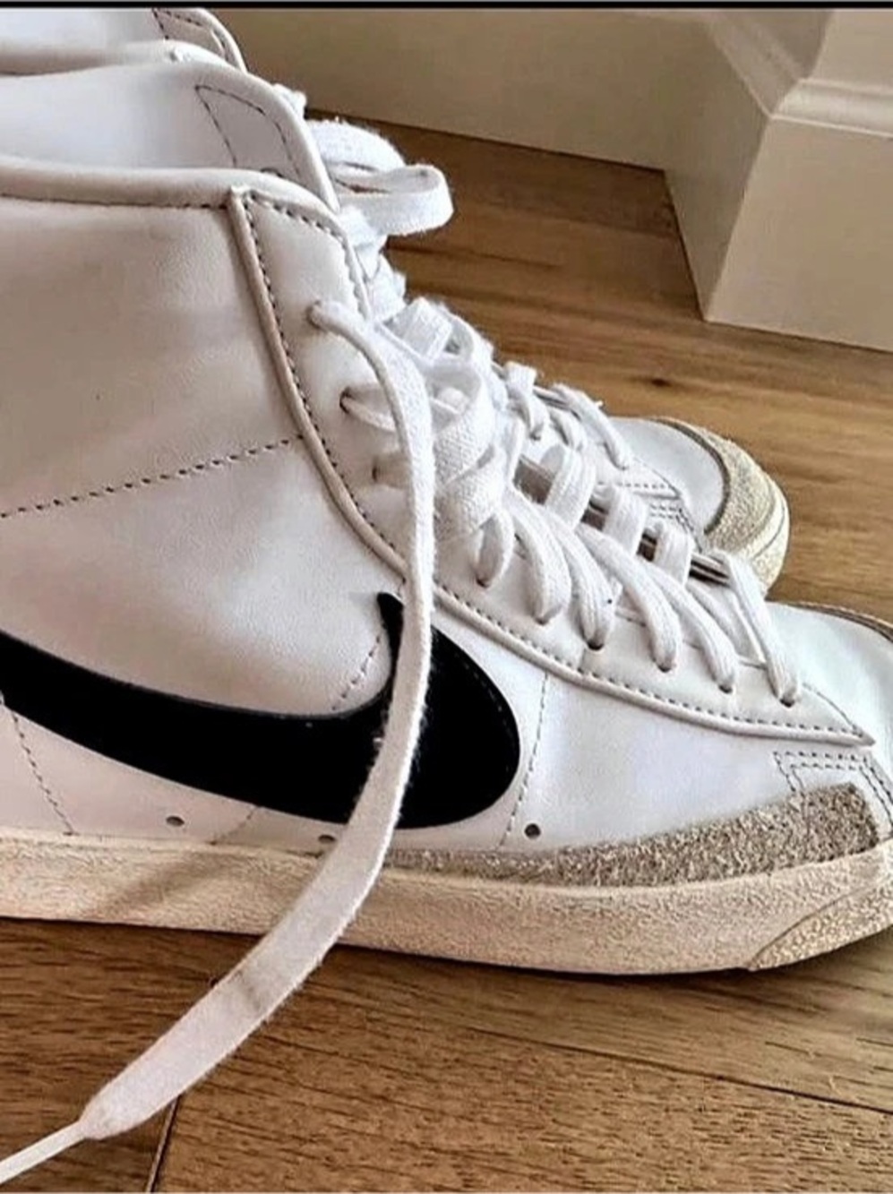Nike Blazer Mid '77 Vintage White Black Sneakers
